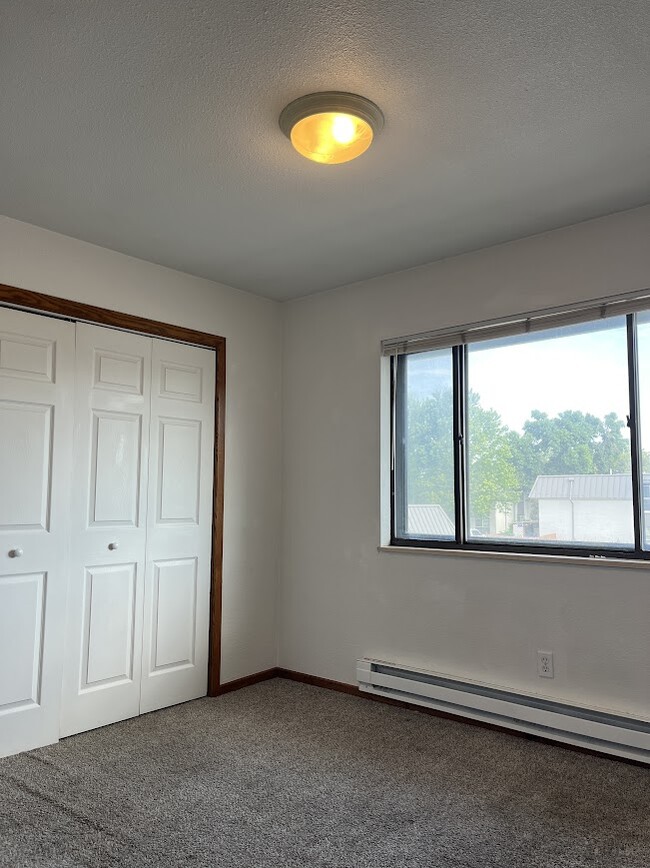 Building Photo - 806 Stone Mountain Dr