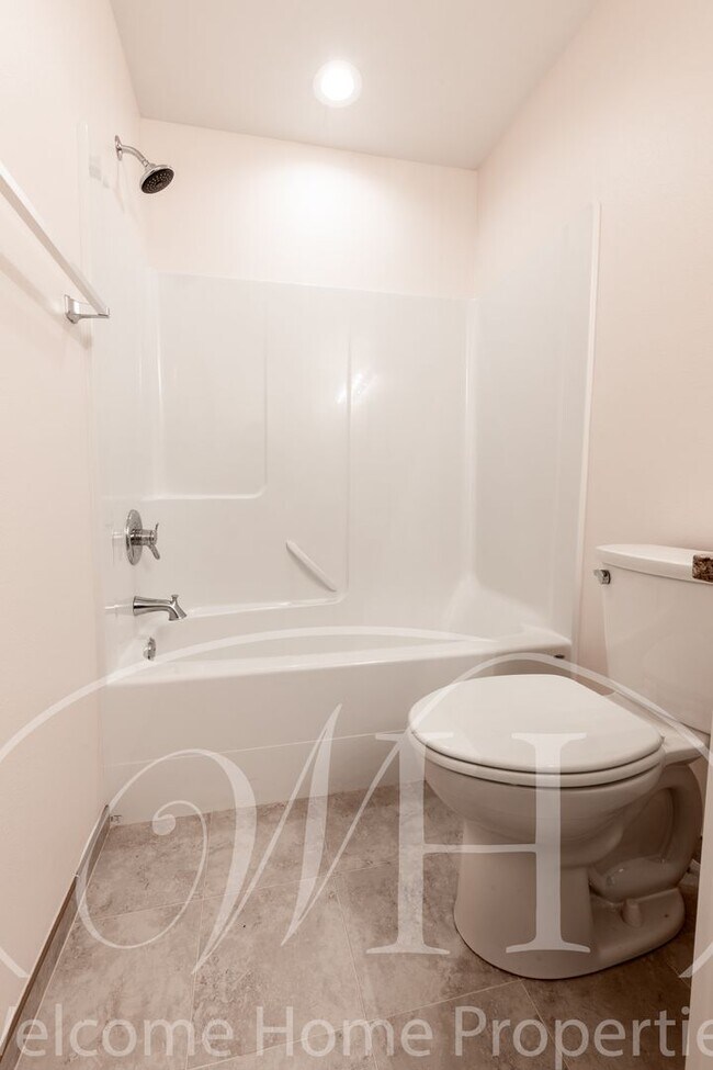 Building Photo - 22 NE Hadley Way