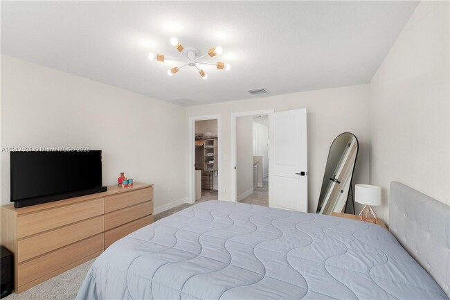 Building Photo - 2917 Olivia Ave