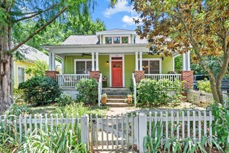 Building Photo - PRE-LEASE FOR June 1st! Beautiful 3 bedroo...
