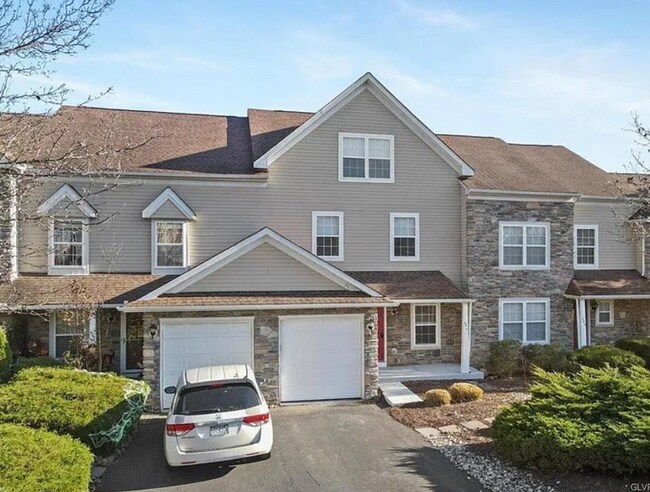 Building Photo - 54 Lower Ridge View Cir