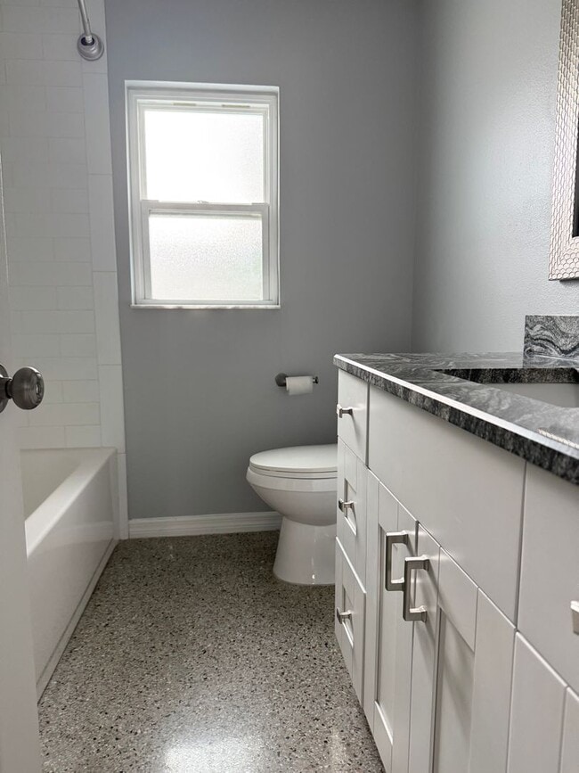 Building Photo - Remodeled South Tampa Home