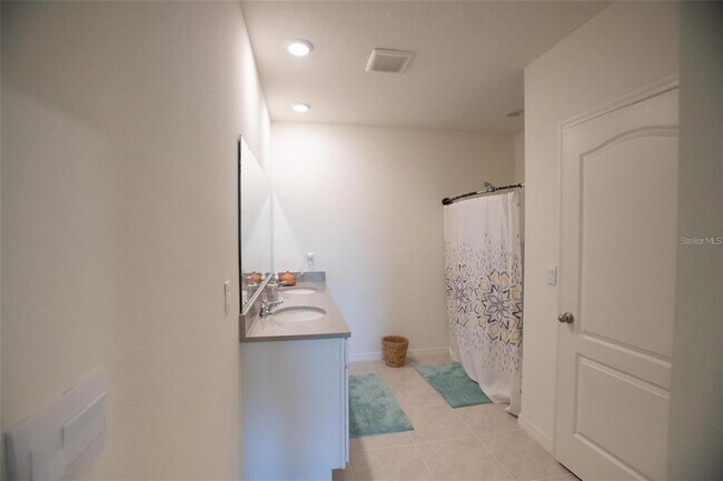 Building Photo - 5062 Foxglove Cir