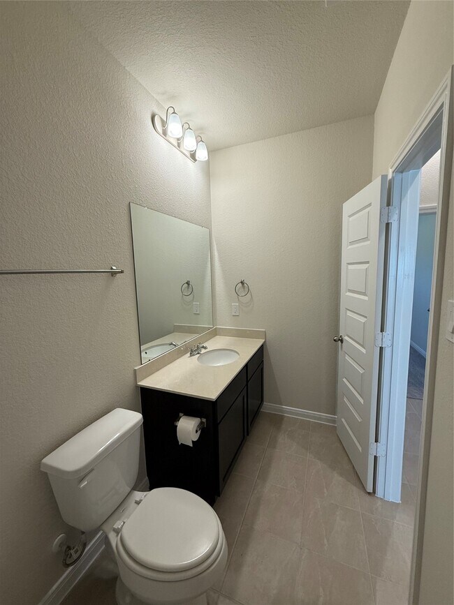 Building Photo - 11840 E Gate Dr