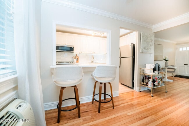 Building Photo - 165 Manor Dr