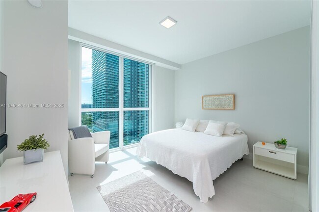 Building Photo - 1080 Brickell Ave