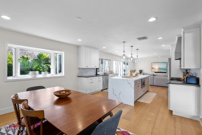 Building Photo - 1632 Camberwell Pl