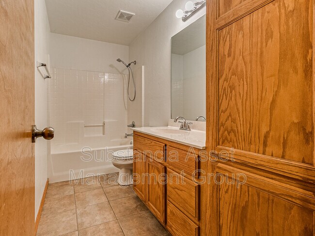 Building Photo - 4117 Green Apple Dr