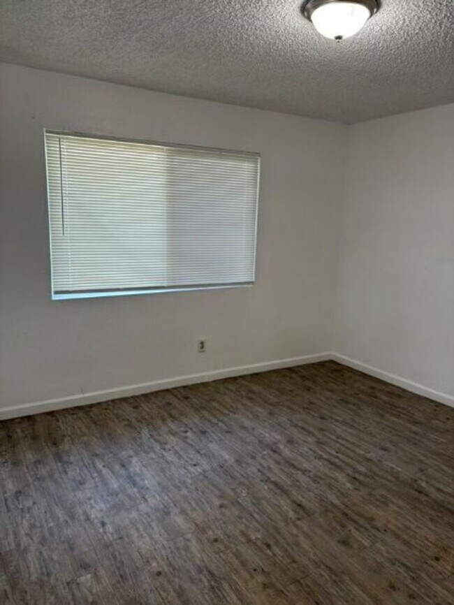 Building Photo - 828 Astor Dr