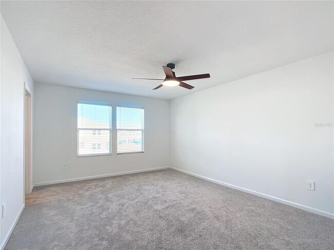 Building Photo - 4950 SW 81st Lp