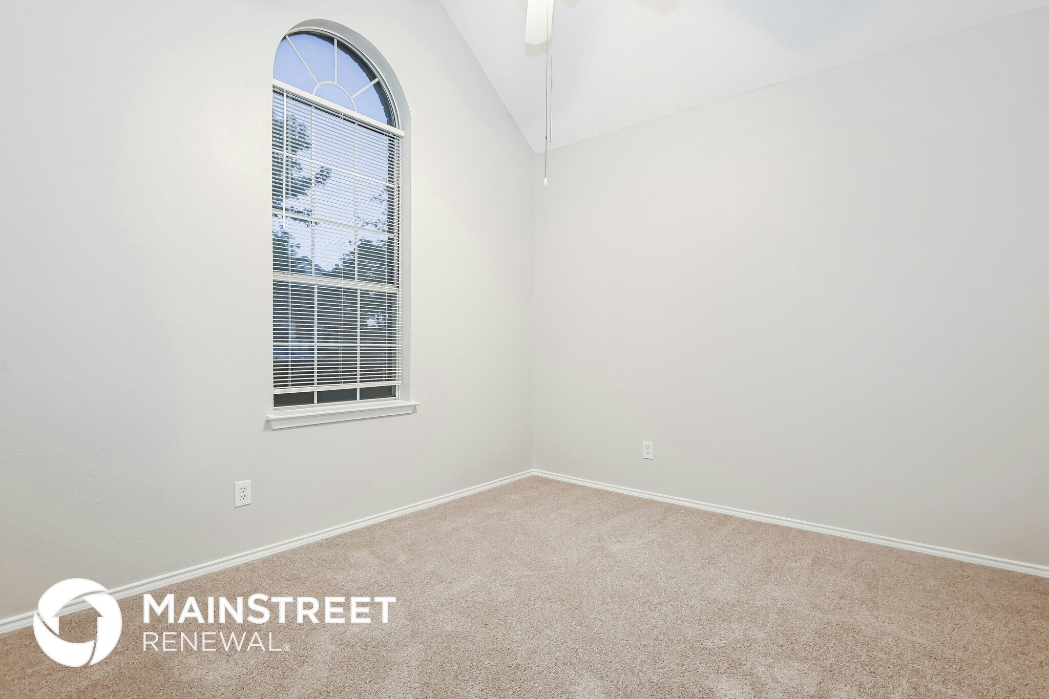 Building Photo - 1320 Greenfield Dr