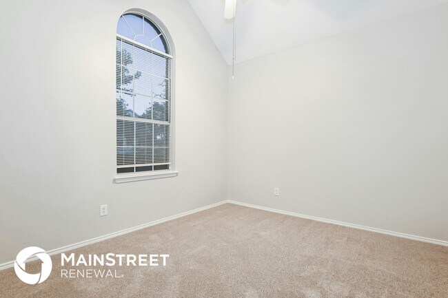 Building Photo - 1320 Greenfield Dr