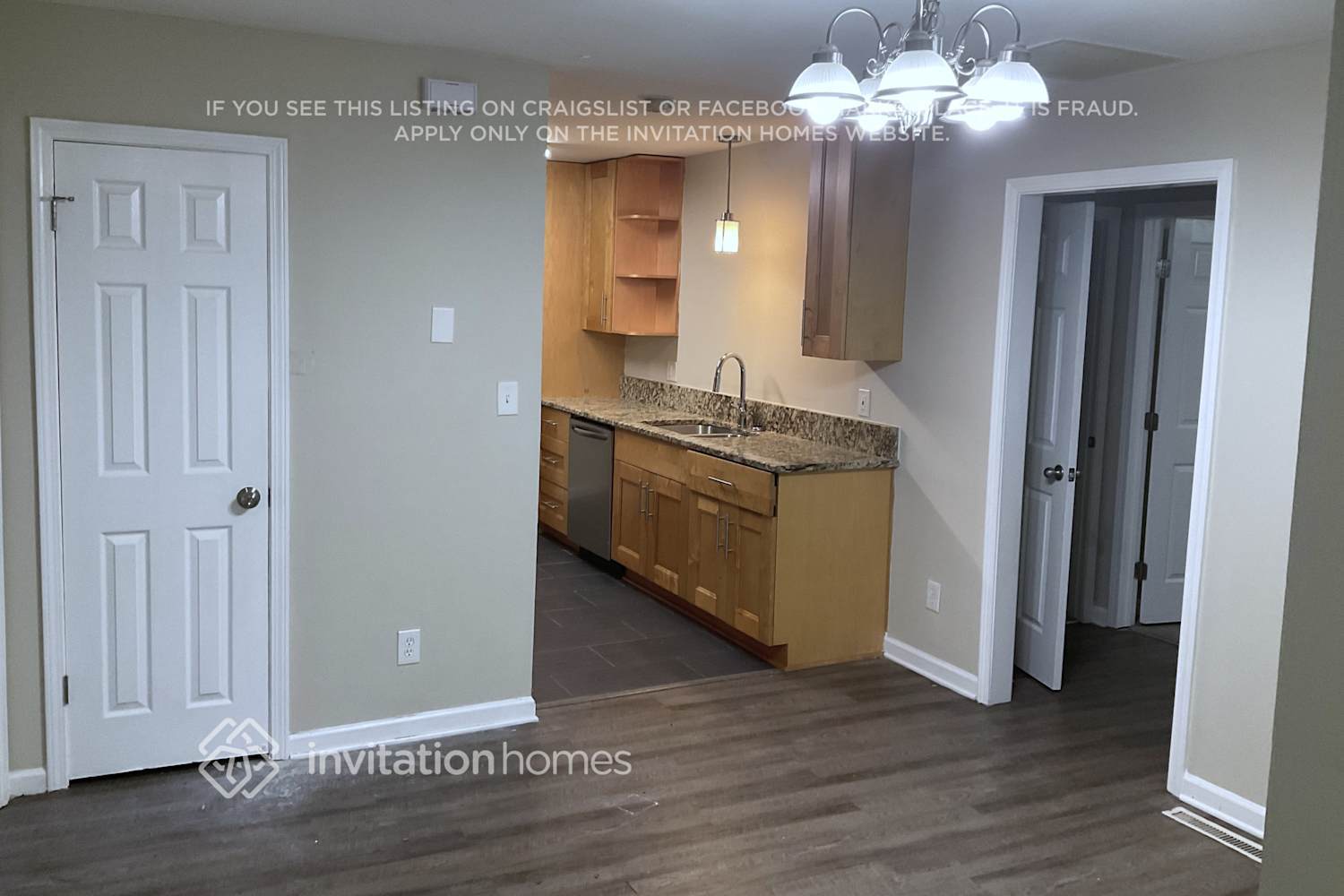 Building Photo - 2407 Cresta Dr