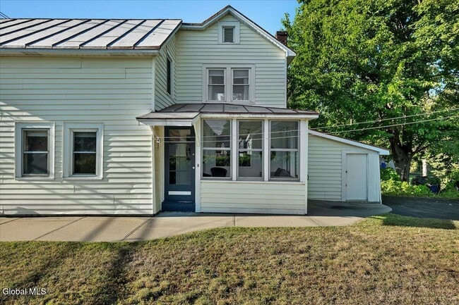 Building Photo - 138 Elm St