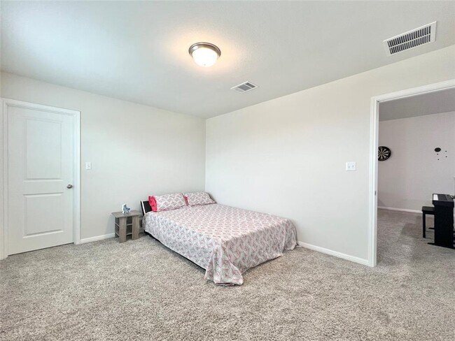Building Photo - 1600 Longhorn Ranch Dr
