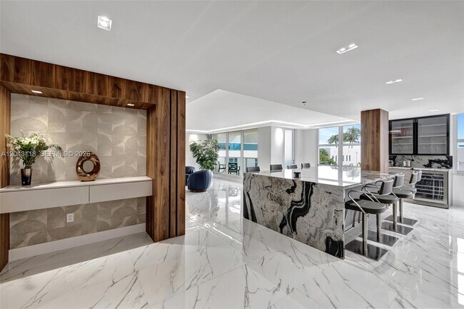 Building Photo - 2751 S Ocean Dr