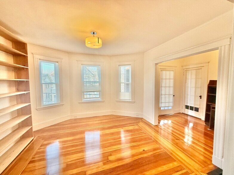 Building Photo - 29 Hollis St