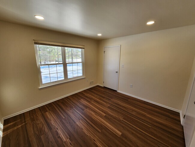 Building Photo - 33 Cypress Ct