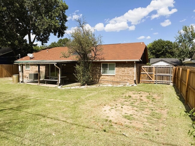 Building Photo - Awesome Freshly Renovated Arlington Home