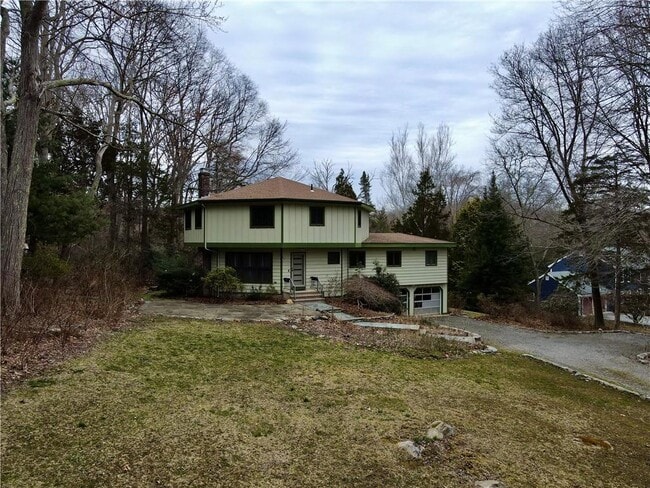 Building Photo - 25 Coachman Pike