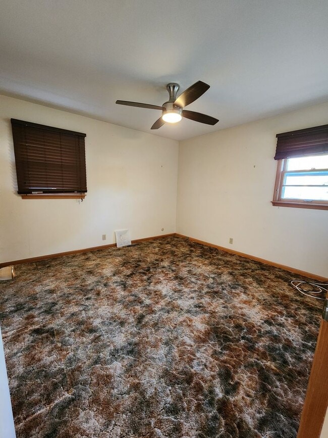 Building Photo - 1115 N Sherman Ave