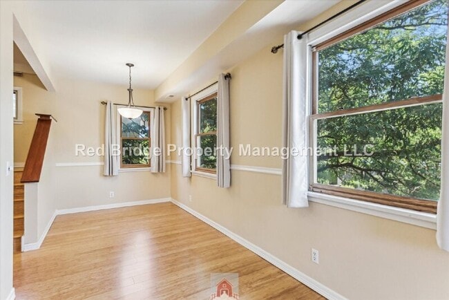 Building Photo - 1325 SE Nehalem St