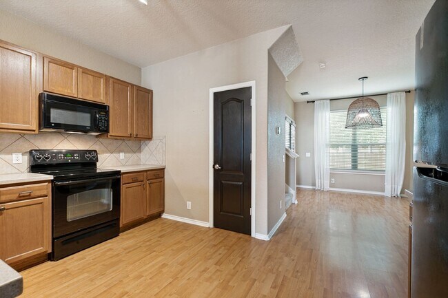 Building Photo - 6126 S Jolie Ct
