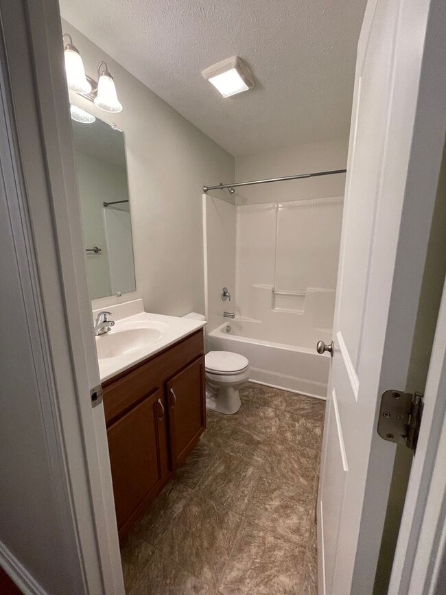 Building Photo - 104 Melody Ct