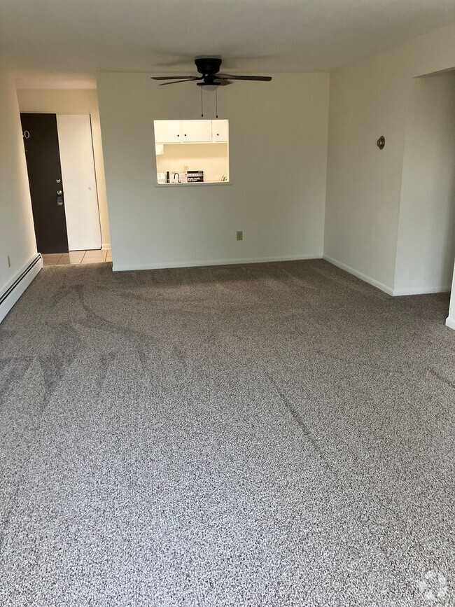 Building Photo - Convenient & Newly Updated 2-Bedroom Apart...