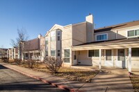 Building Photo - Charming 2-Bed, 2-Bath Townhome– Move-In R...