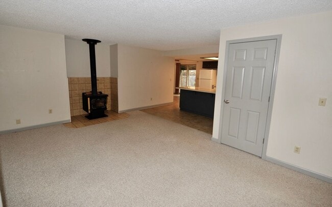 Building Photo - 2 bed 2 bath Hayden rancher duplex