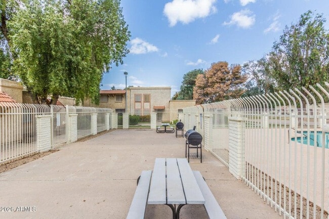 Building Photo - 3109 W Harmont Dr