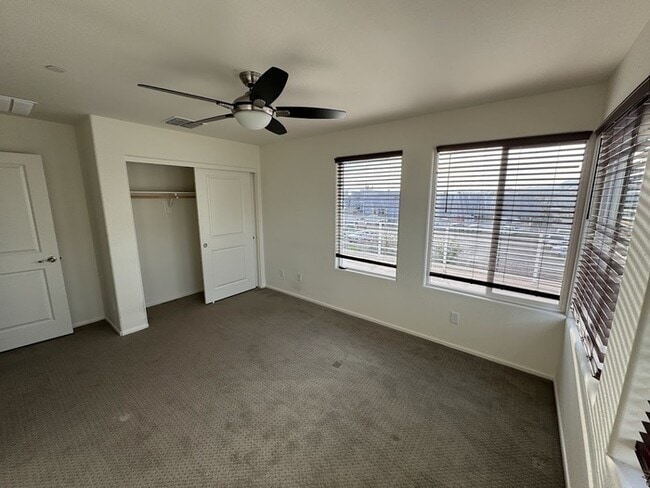 Building Photo - Chandler Luxury Townhome