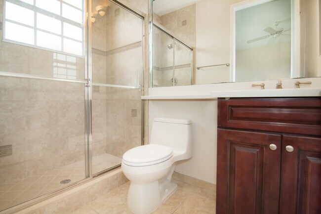 Building Photo - 4573 Artesa Way S