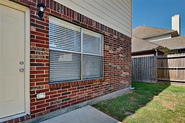 Building Photo - 3314 La Mer Ln
