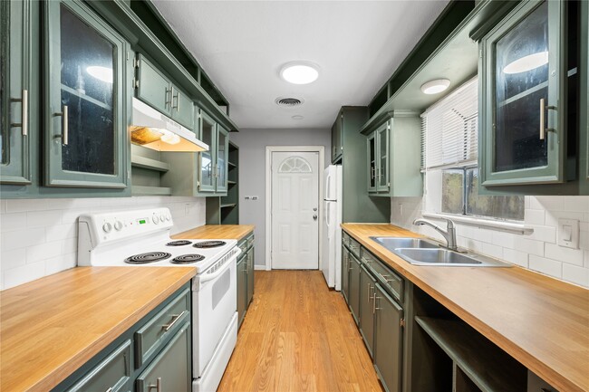 Building Photo - 1714 N Avenue H