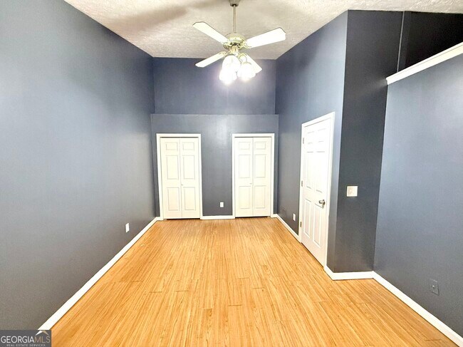 Building Photo - 1042 Kennesborough Rd NW