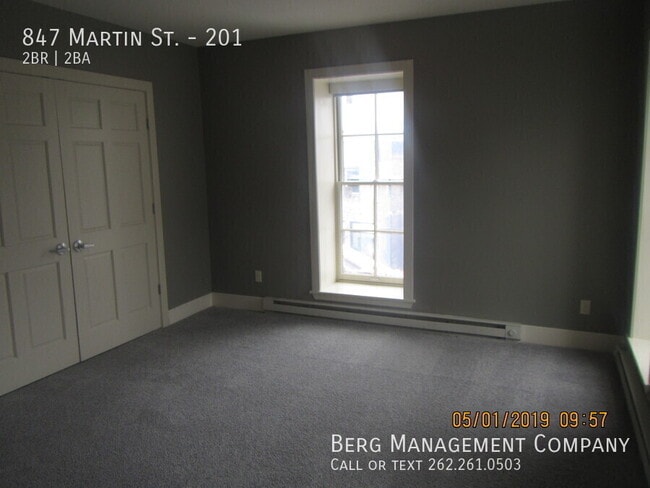 Building Photo - 847 Martin St