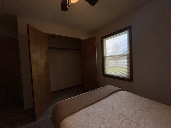 Building Photo - 49 Bay Springs Ct
