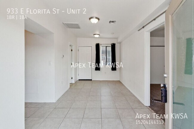 Building Photo - 933 E Florita St