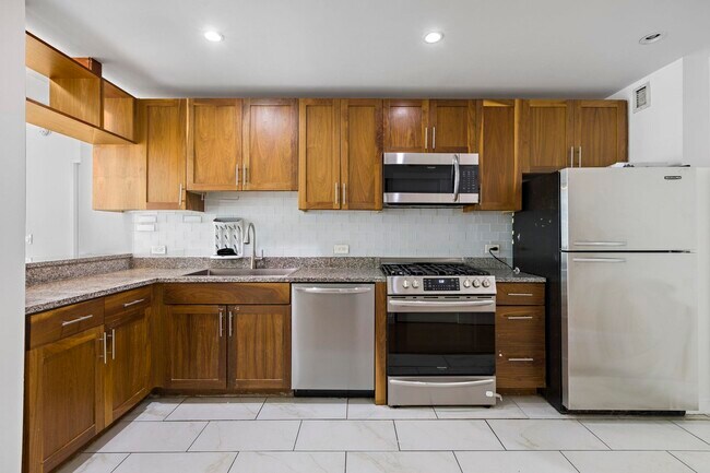 Building Photo - 20 Newport Pkwy