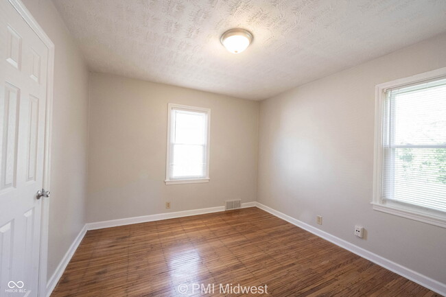 Building Photo - 1716 E 46th St