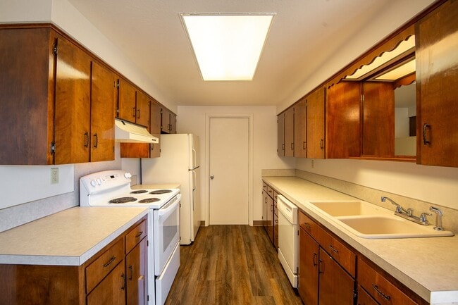 Building Photo - Fern Court Duplex