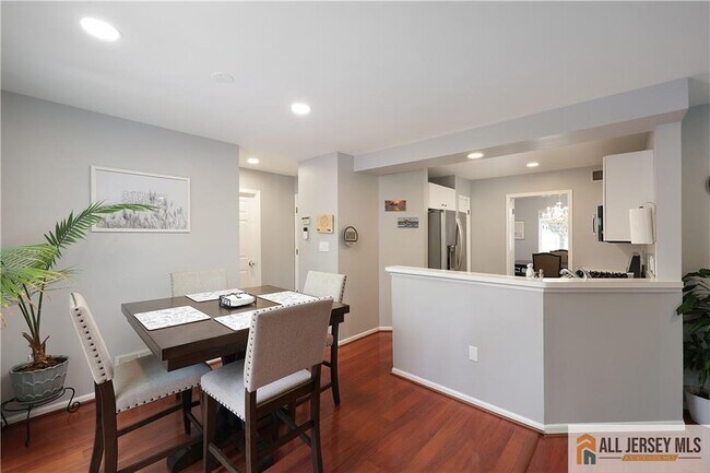 Building Photo - 160 Buttonwood Dr