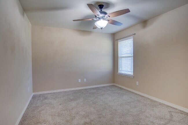 Building Photo - Twelve Oaks Plantation Home with Hardwood Floors, Fireplace & Fenced Backyard