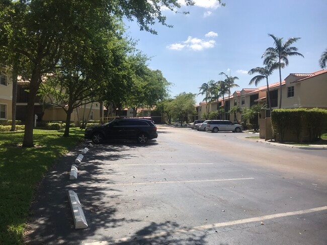 Building Photo - 1239 SW 46th Ave