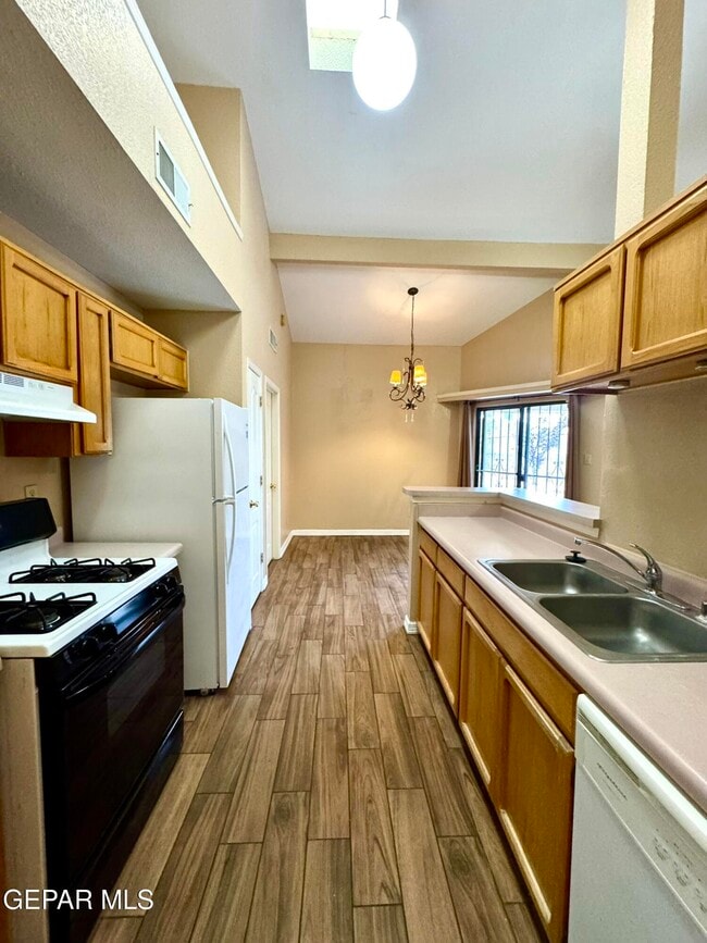 Building Photo - 12146 El Greco Cir