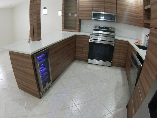 Building Photo - 319 Normandy G