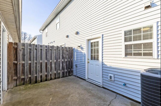 Building Photo - 2447 Brady Commons Dr