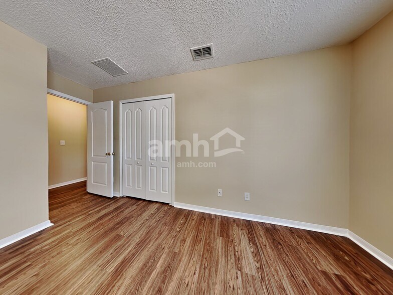 Building Photo - 2603 Waterstone Dr